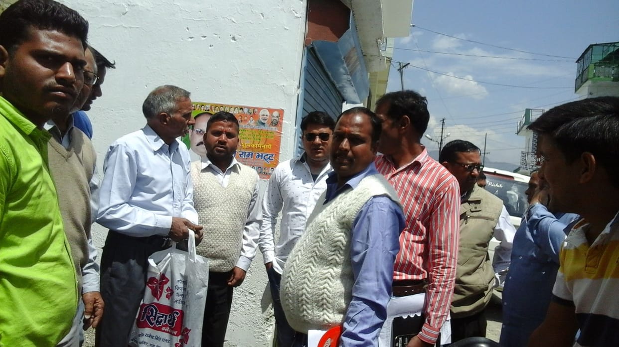 Remove encroachments altercation with the team of people