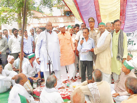 Government officials lashed peasant leader