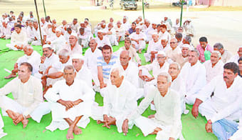 Girls not wearing jeans panchayat diktat