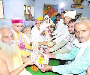 Distribution of the figurines for nativity began Sriram VHP