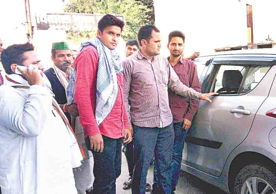 loot in rampur area