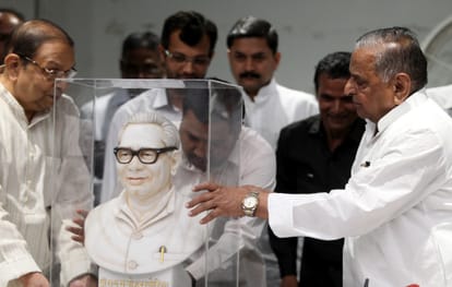 Mulayam Singh targets mayawati.