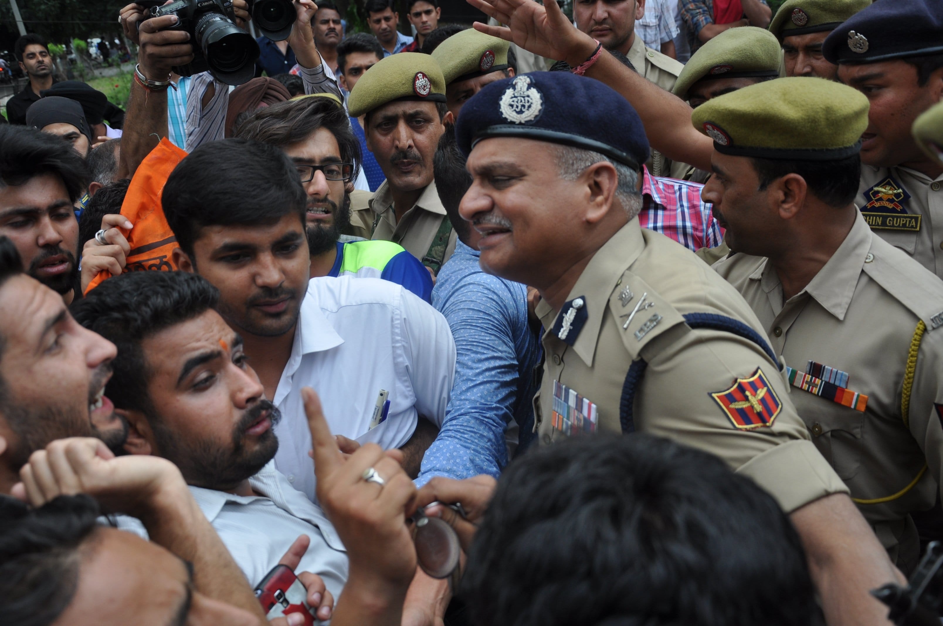 protest over nit issued by jammu  university