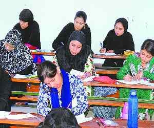 Arabic-Persian indiscriminately copying in exams