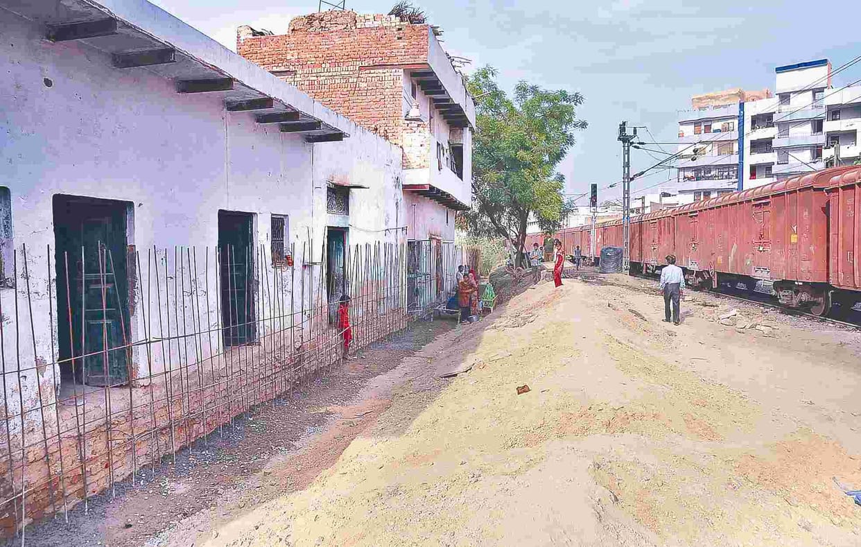 main doors of homes closed of railway boundary