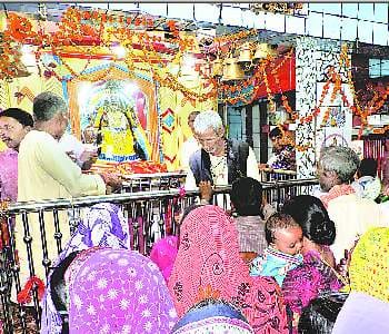 Devotees descended to worship Skandmata
