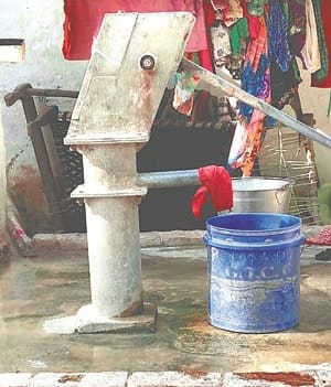 water problem in pratapgarh disst.