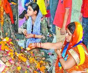Echo hour gongs, Maiya engaged Jaykare