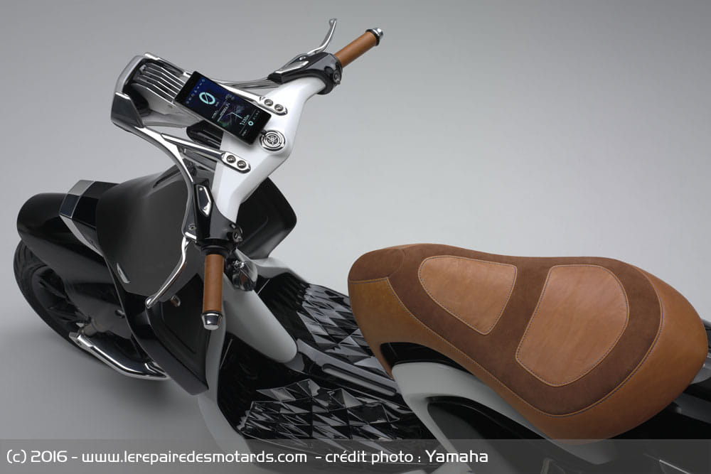 Meet the Dragonfly on Two-Wheels - Yamaha 04GEN