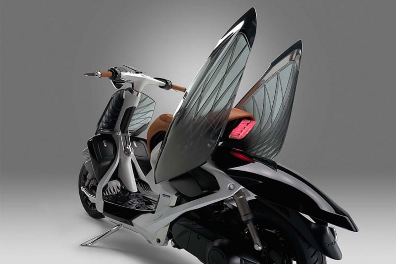 Meet the Dragonfly on Two-Wheels - Yamaha 04GEN