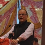 कार्यकर्ताओं को संबोधित करते अरुण जेटली