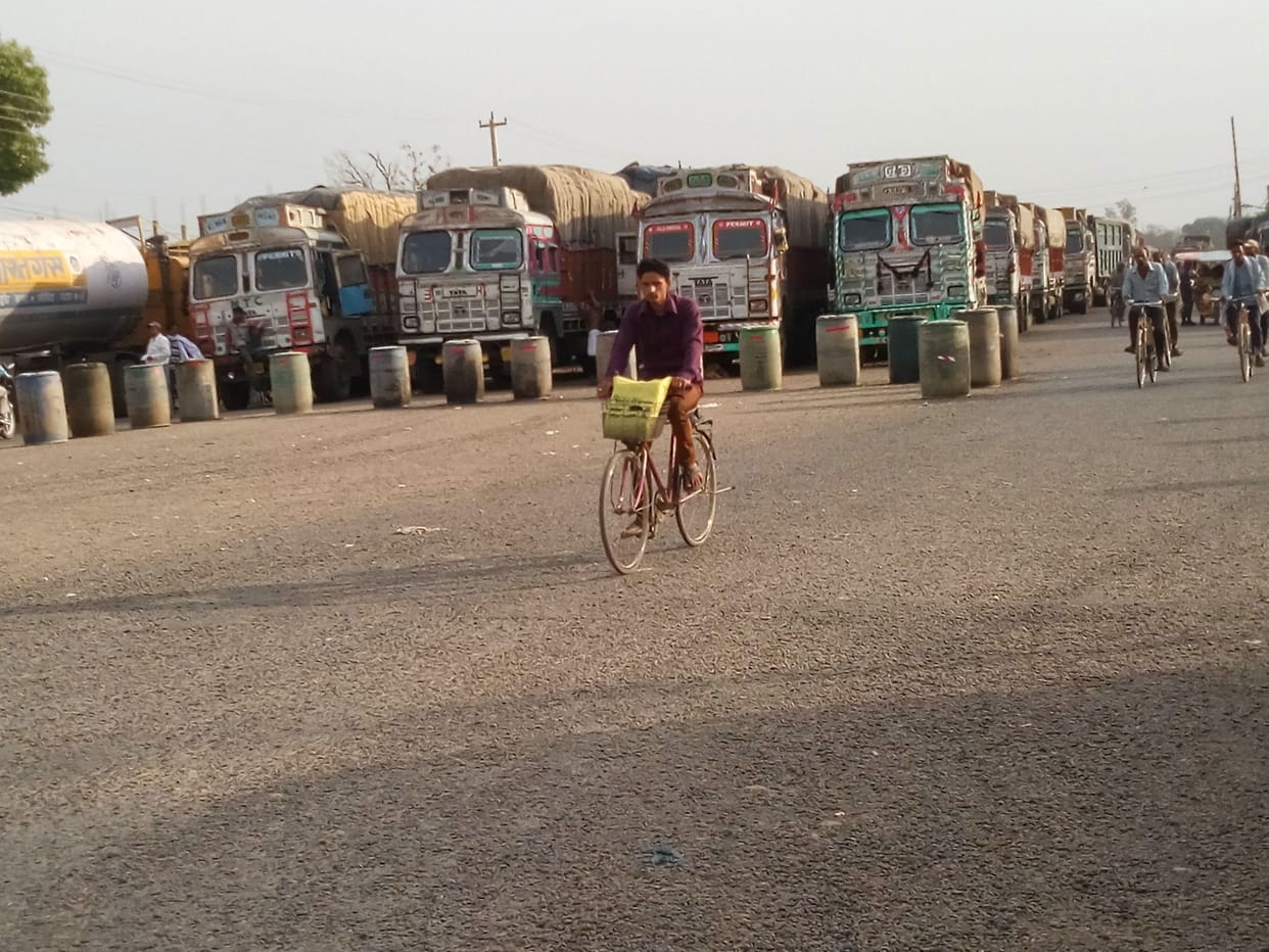 Queues of vehicles at the border began, two hundred vehicles stranded