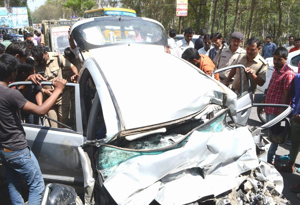 accident between car and truck, five people died.