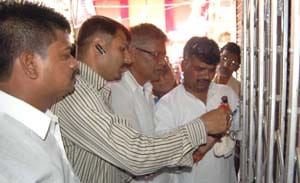sealed open jewellery shops 