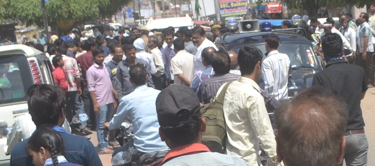 BJP leaders Nawabganj police cordon