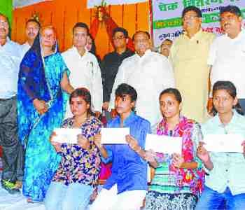263 students distributed Kanya Vidya,s cheque