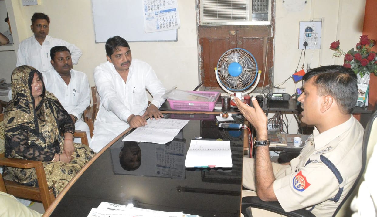 The bodies doctors Himanshi Yashoda 'makeup'