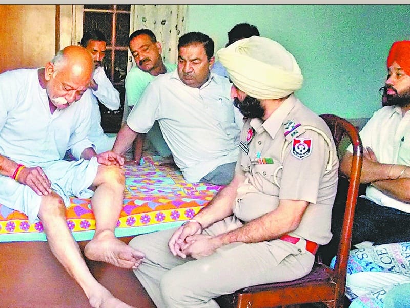 crime, Sweet spots attacking, 4 lakh robbery in mohali