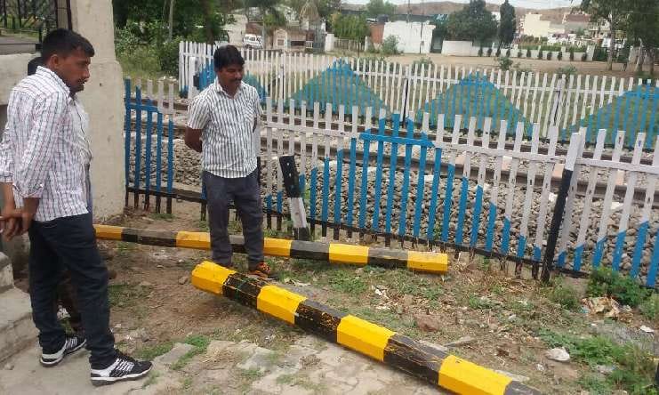  Panchkula, Auto, Collision, Damaged railway gate