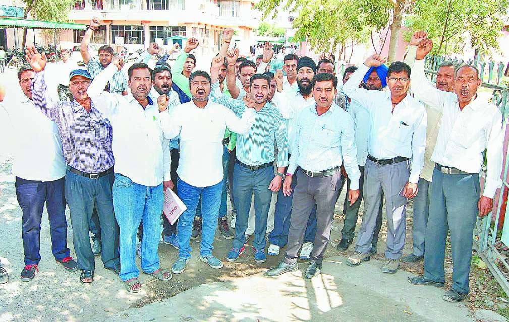 electricity nigam, public protest, chandigarh electricity nigam, electricity crisis, chandigarh