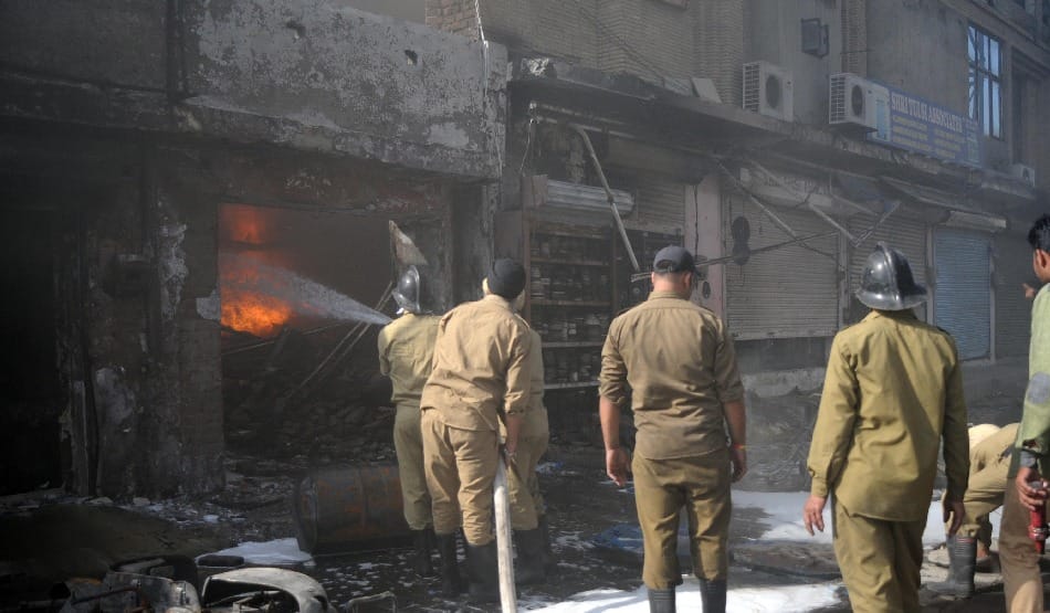 fire in paint shops, loss of lakhs