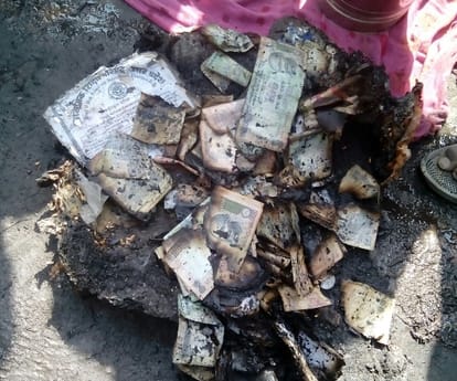 Fire in a village of Kanpur.