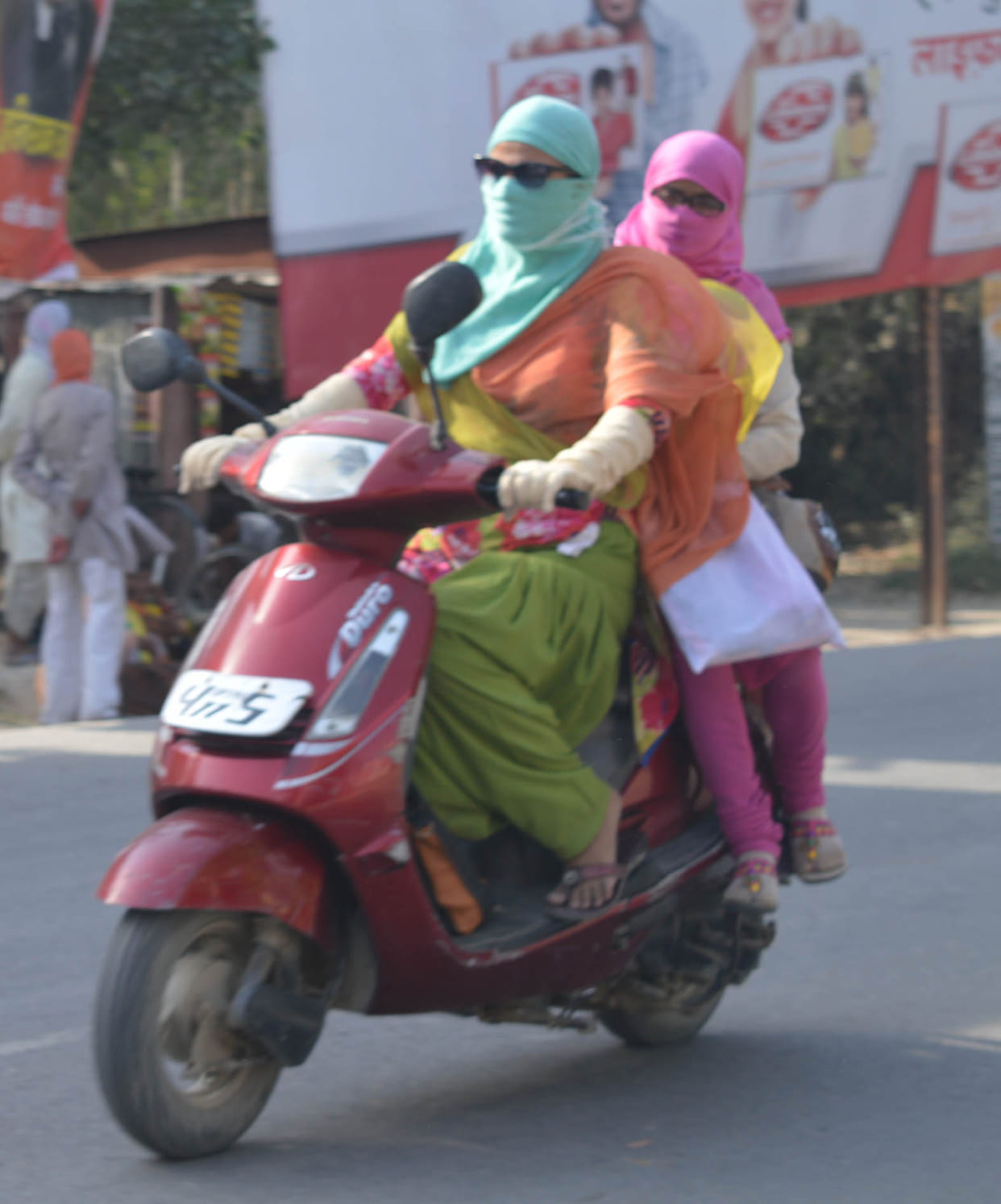 People suffering from the scorching sun and heat stroke