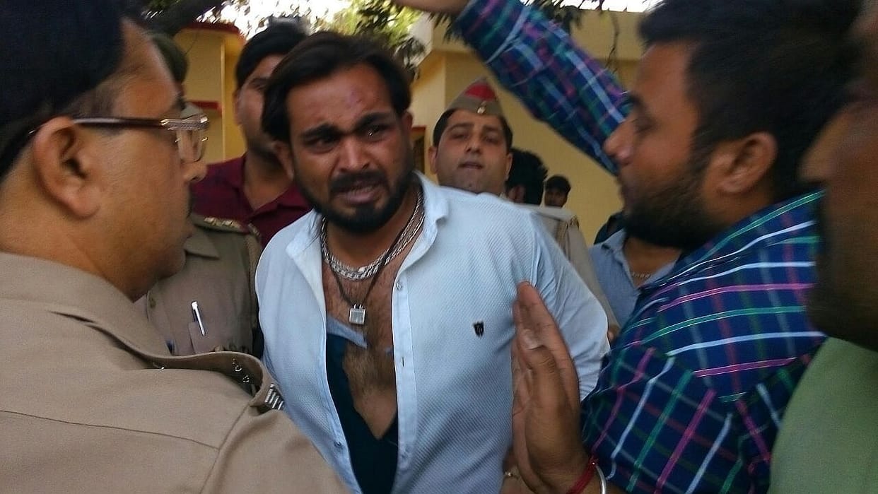 IPS officer publicly beated to the constable