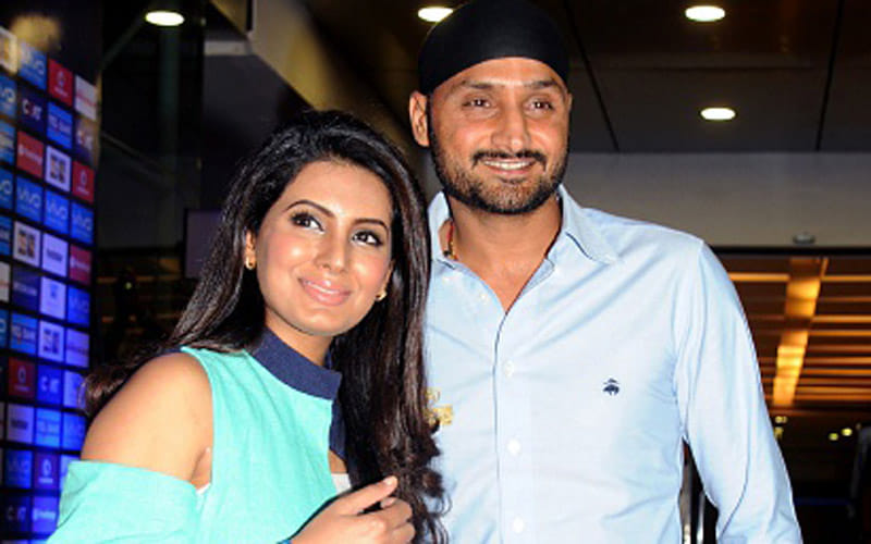 harbhajan singh said first time about virat kohli and anushka sharma