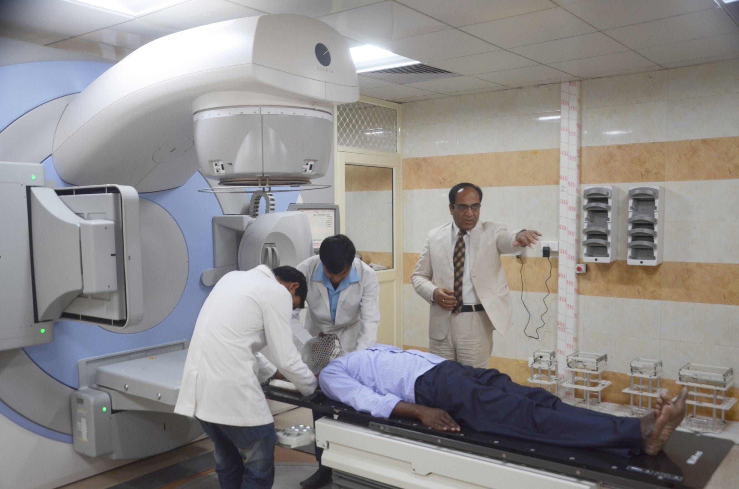 Cancer treatment will be easy in Hanuman Prasad Poddar Hospital at gorakhpur