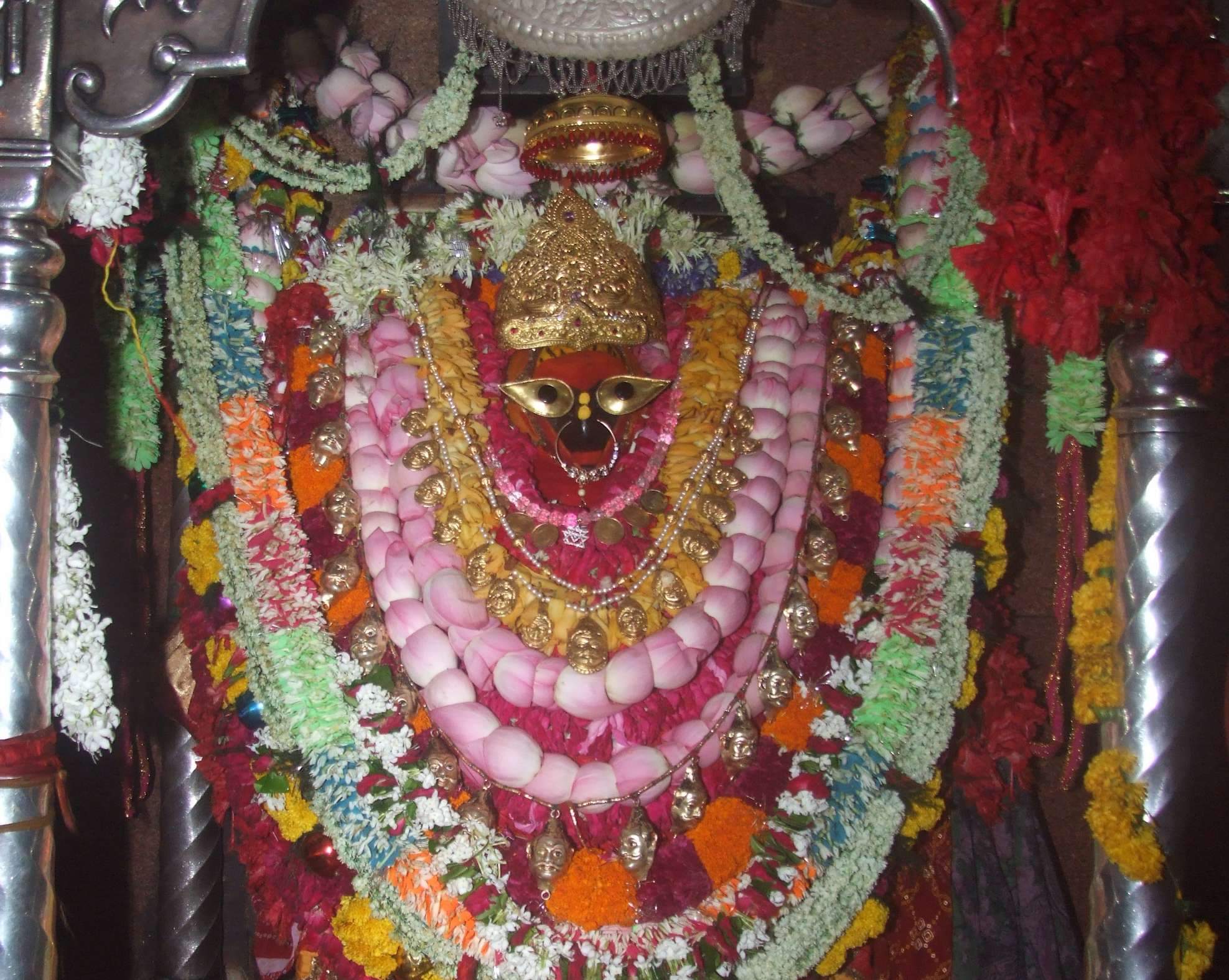 Maa Vindhyavasini temple doors opened afternoon aarti in vindhachal mirzapur