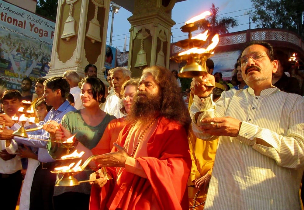 ganga aarti attended modi's brother
