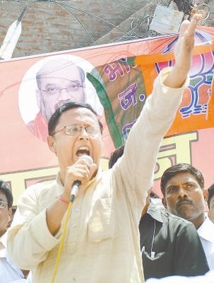 Nirottm episode in Etmadpur encompass, given to the issue of Hindutva air
