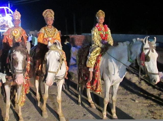 Out of town with pomp Bandbajon Rambarat