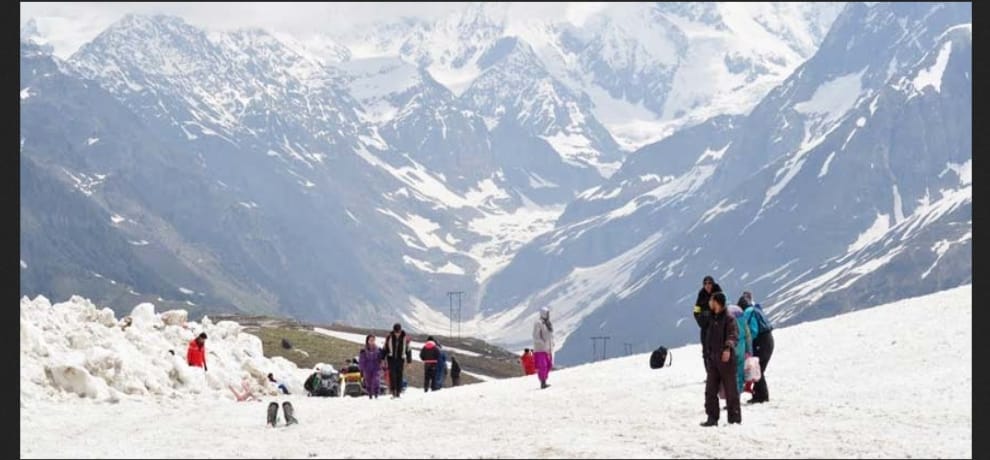 Rohtang Pass Opened for tourists from Wednesday.