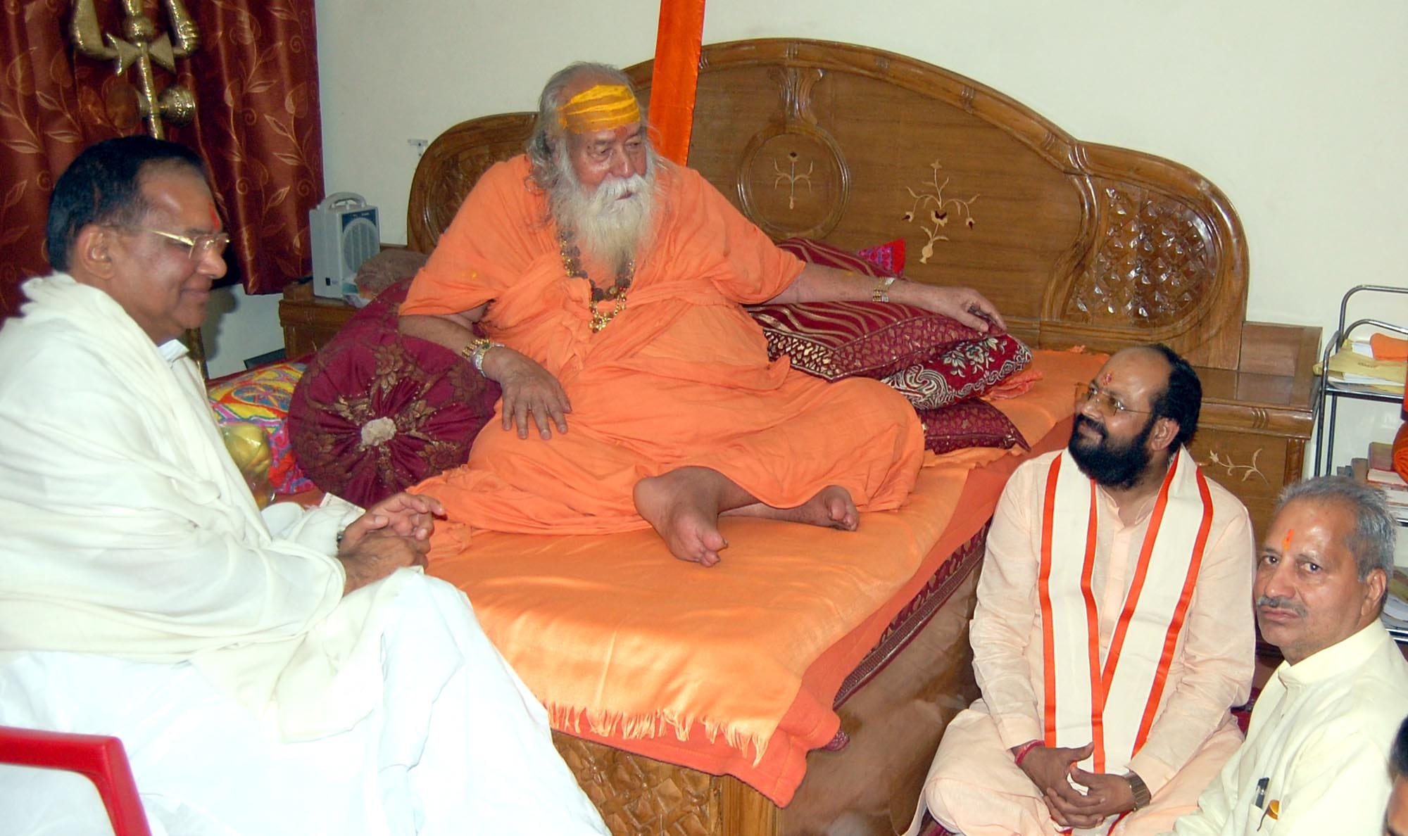 swaroopanand said Muslims government in UP
