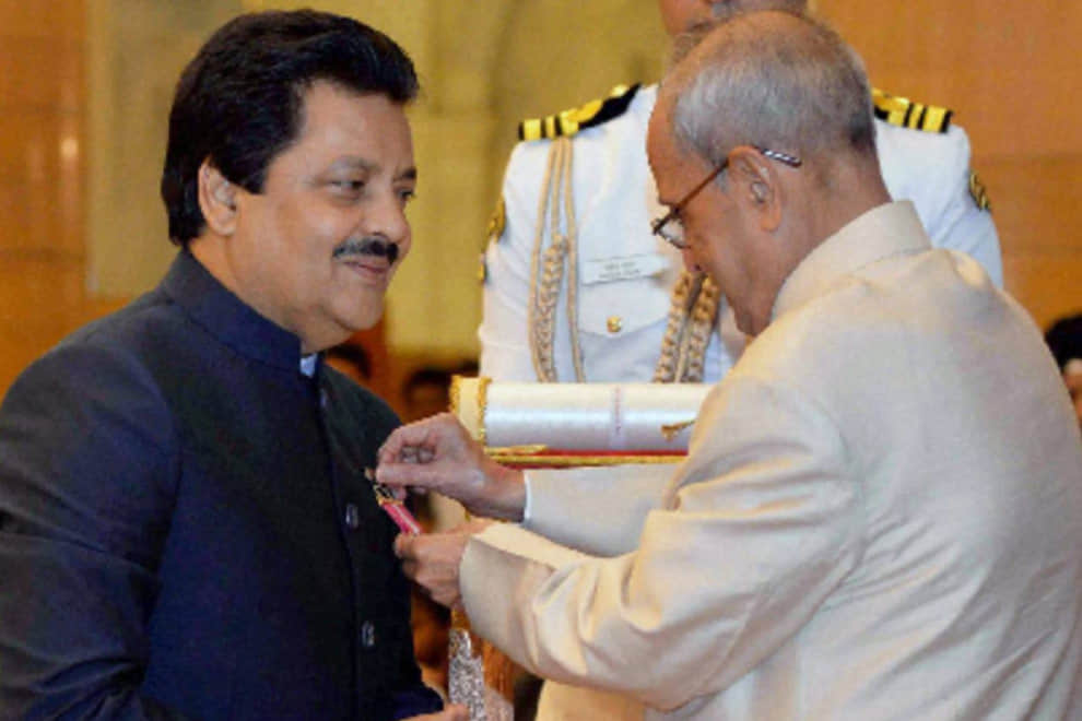 udit narayan birthday he has been married twice know the story of his life