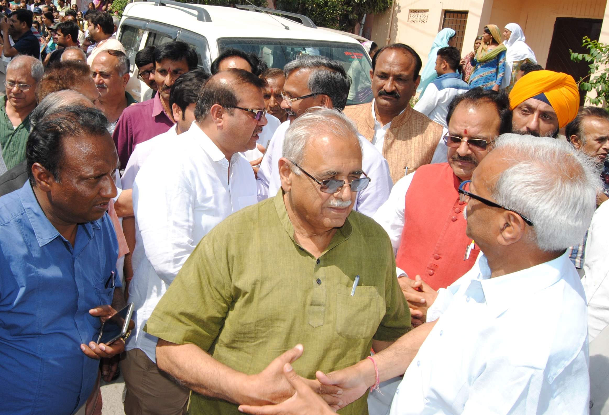 Samajwadi party leader vinod badthwal cremation.