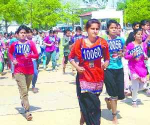 970 candidates took the race, 855 successful