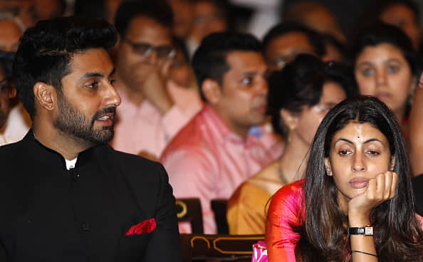 abhishek bachchan sick:Aishwarya Rai spotted at airport with aaradhya