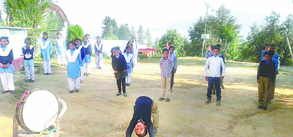 Sanjeev Sharma became the number one in the quiz and essay