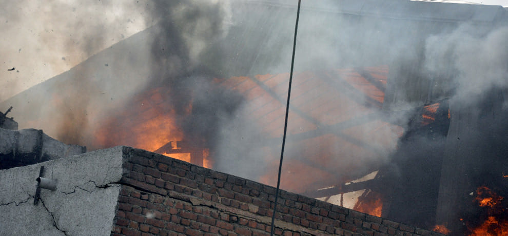 fire in Paper factory, 15 workers stranded