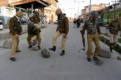 security forces firing in handwara