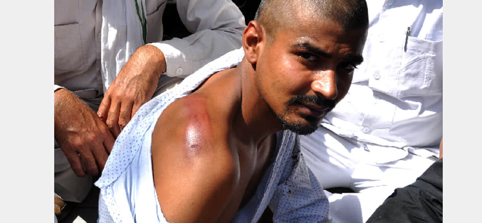  baton-charged on farmers in the front of Greater Noida authority