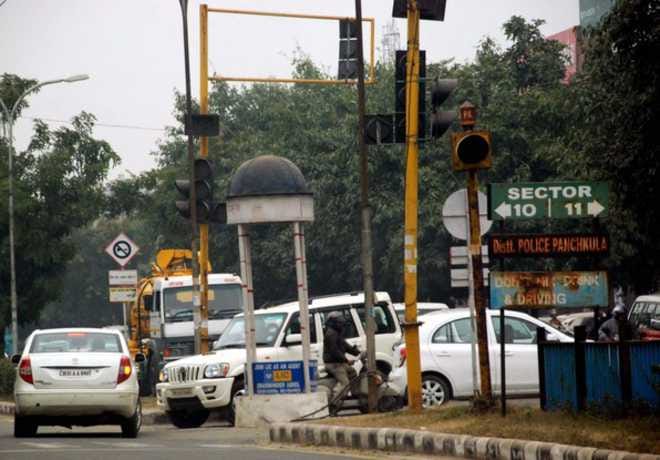 red light jump, traffic police, panchkula traffic police, [anchkula police, panchkula