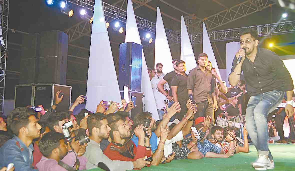 Jassi, bubble chaos and disorder in the Night show