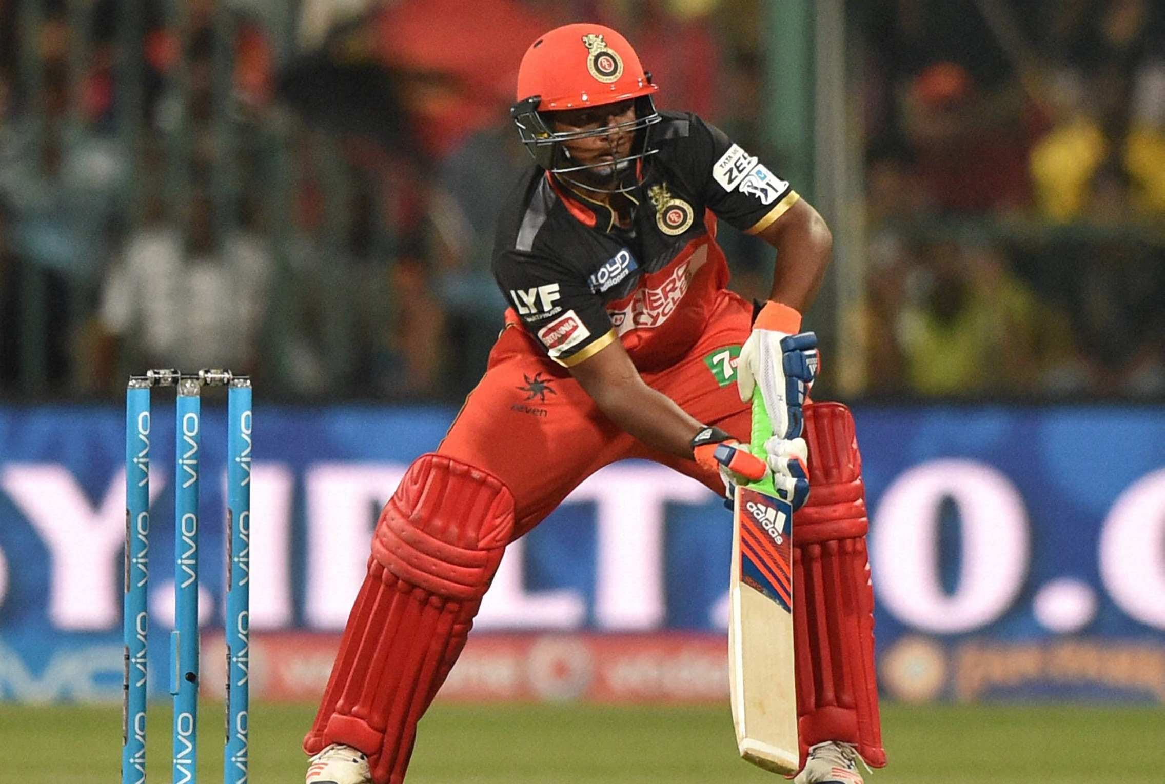 Sarfaraz khan blast in death overs