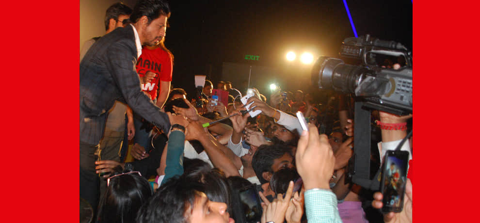 shah rukh khan in sector 32 noida and lang traffic jam