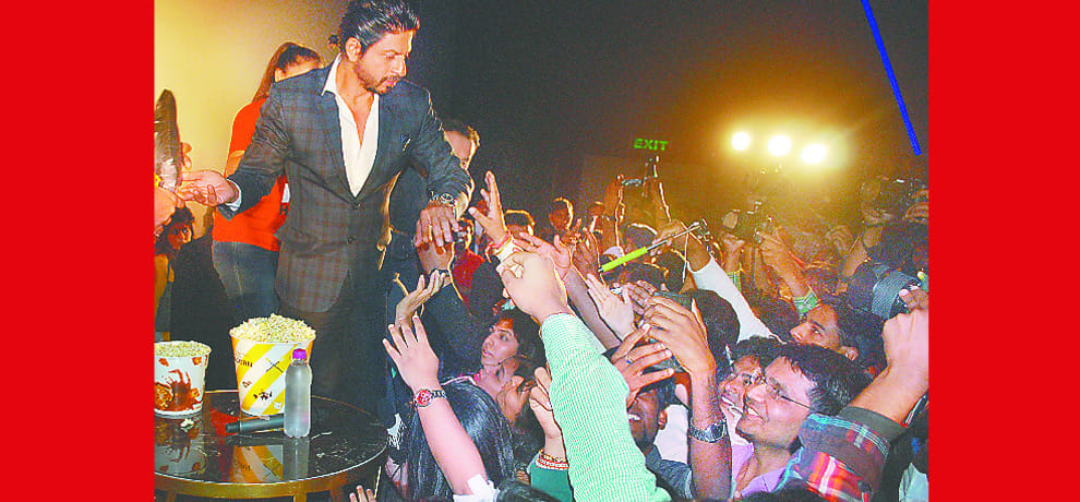 shah rukh khan in sector 32 noida and lang traffic jam
