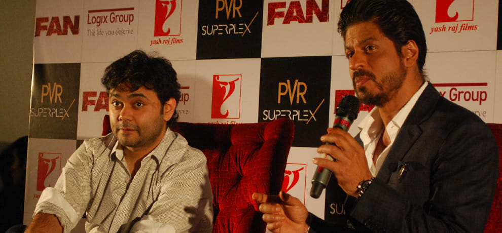 shah rukh khan in sector 32 noida and lang traffic jam